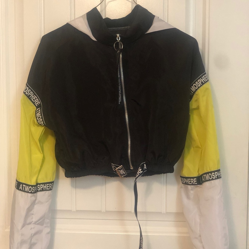 windbreaker croptop